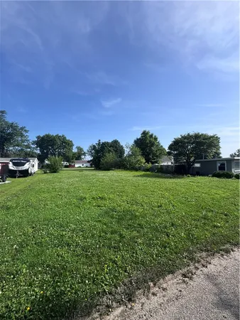 $8,500 | 210 West Sycamore Street, Ashmore, IL 61912