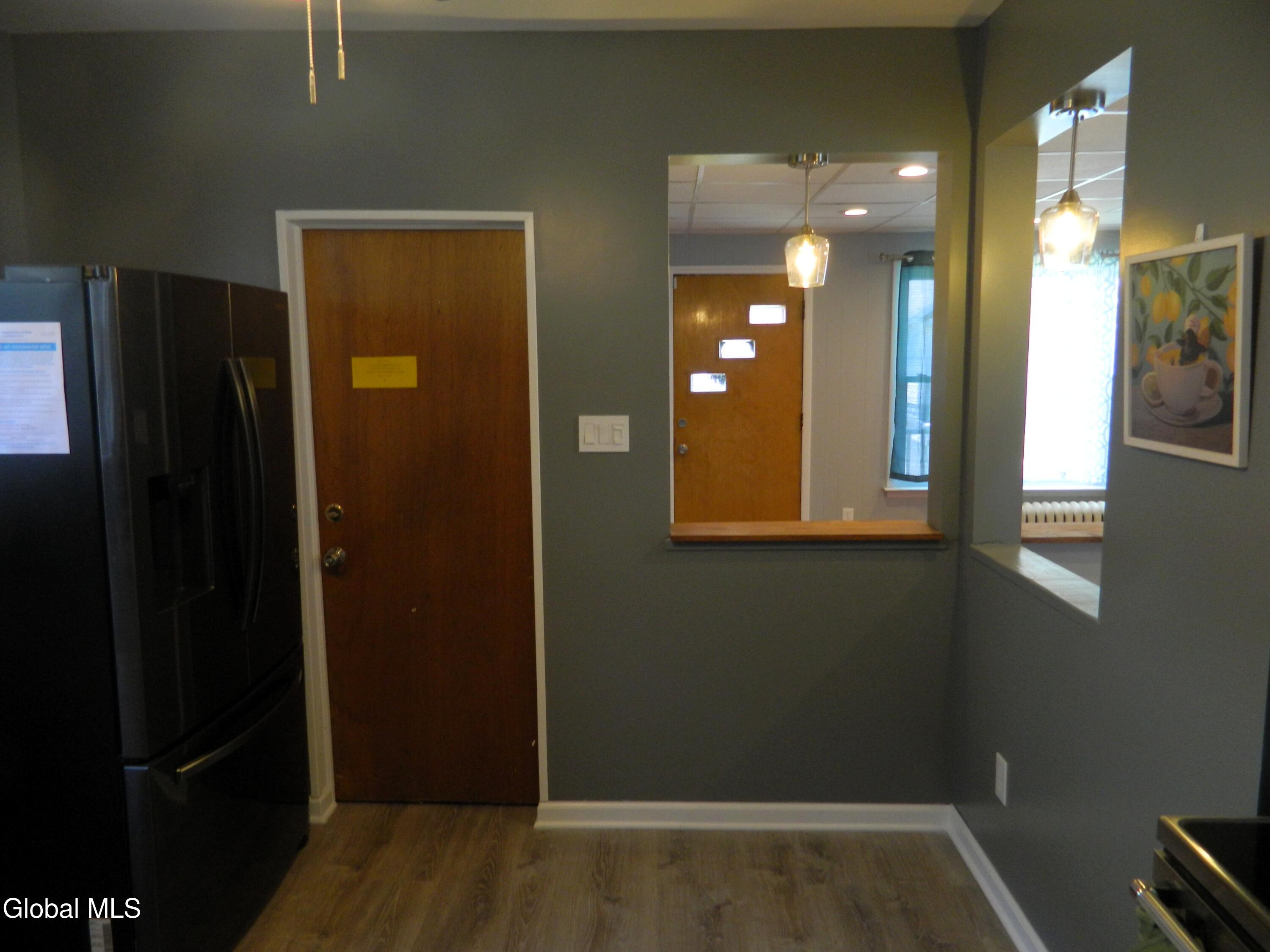 1355 Dewitt Street Schenectady, NY 12303 - Photo 32 of 88 5