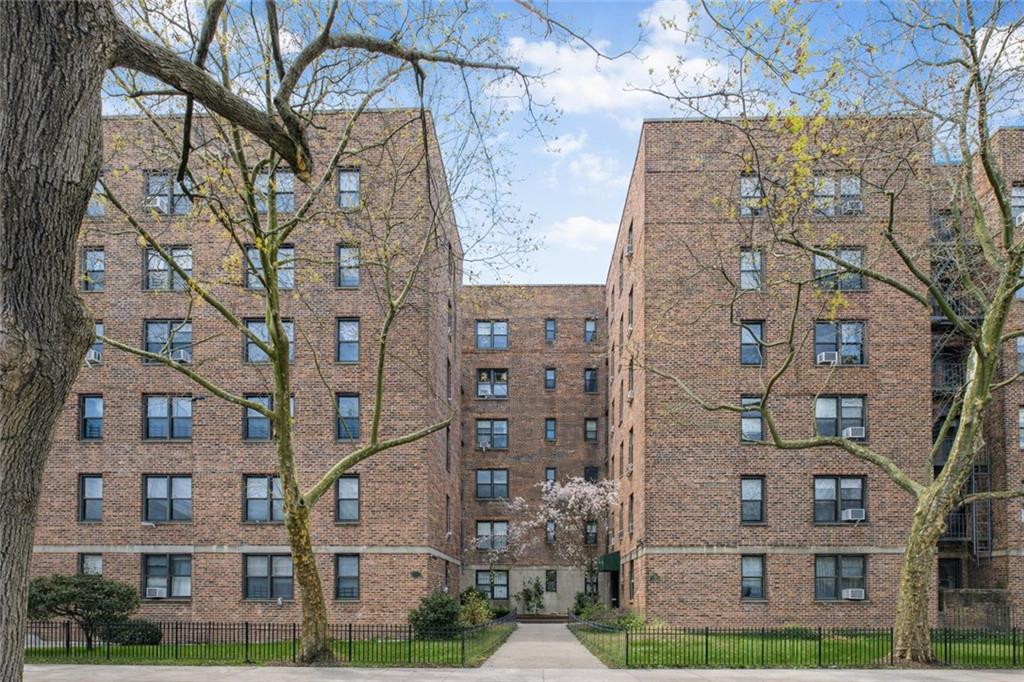 20 89th Street, Unit 3A Brooklyn, NY 11209 - Photo 17 of 18 an aerial view of residential houses with outdoor space and street view