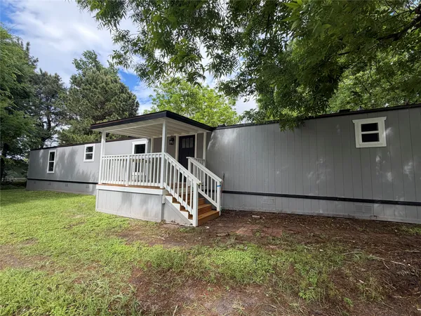 $1,400 | 104 Kyle Road, Huntsville, TX 77320