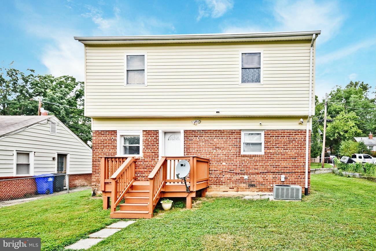 2910 Weisman Road Silver Spring, MD 20902 - Photo 29 of 29 Exterior (Rear)
