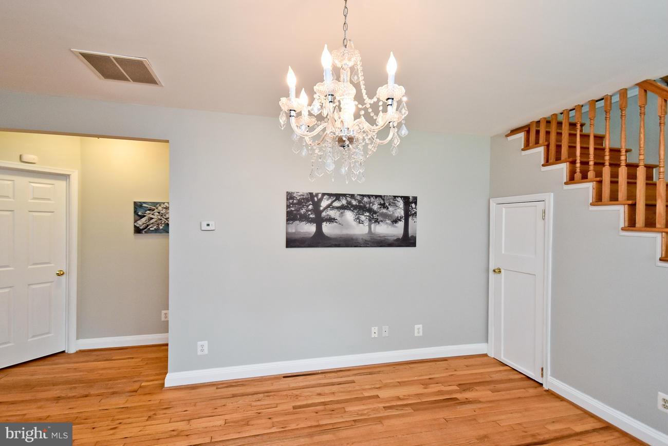 2910 Weisman Road Silver Spring, MD 20902 - Photo 4 of 29 Family Room