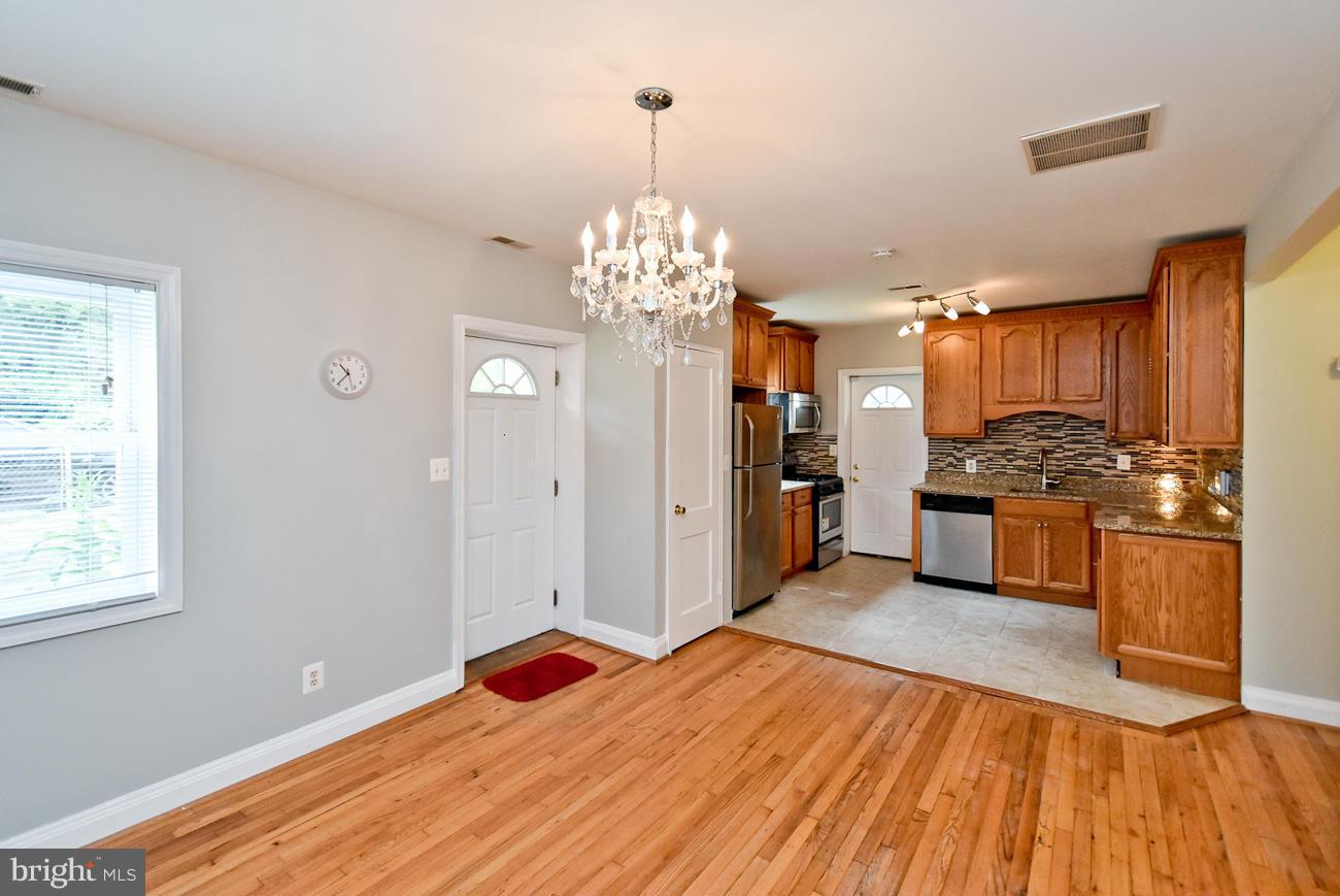 2910 Weisman Road Silver Spring, MD 20902 - Photo 5 of 29 Family Room