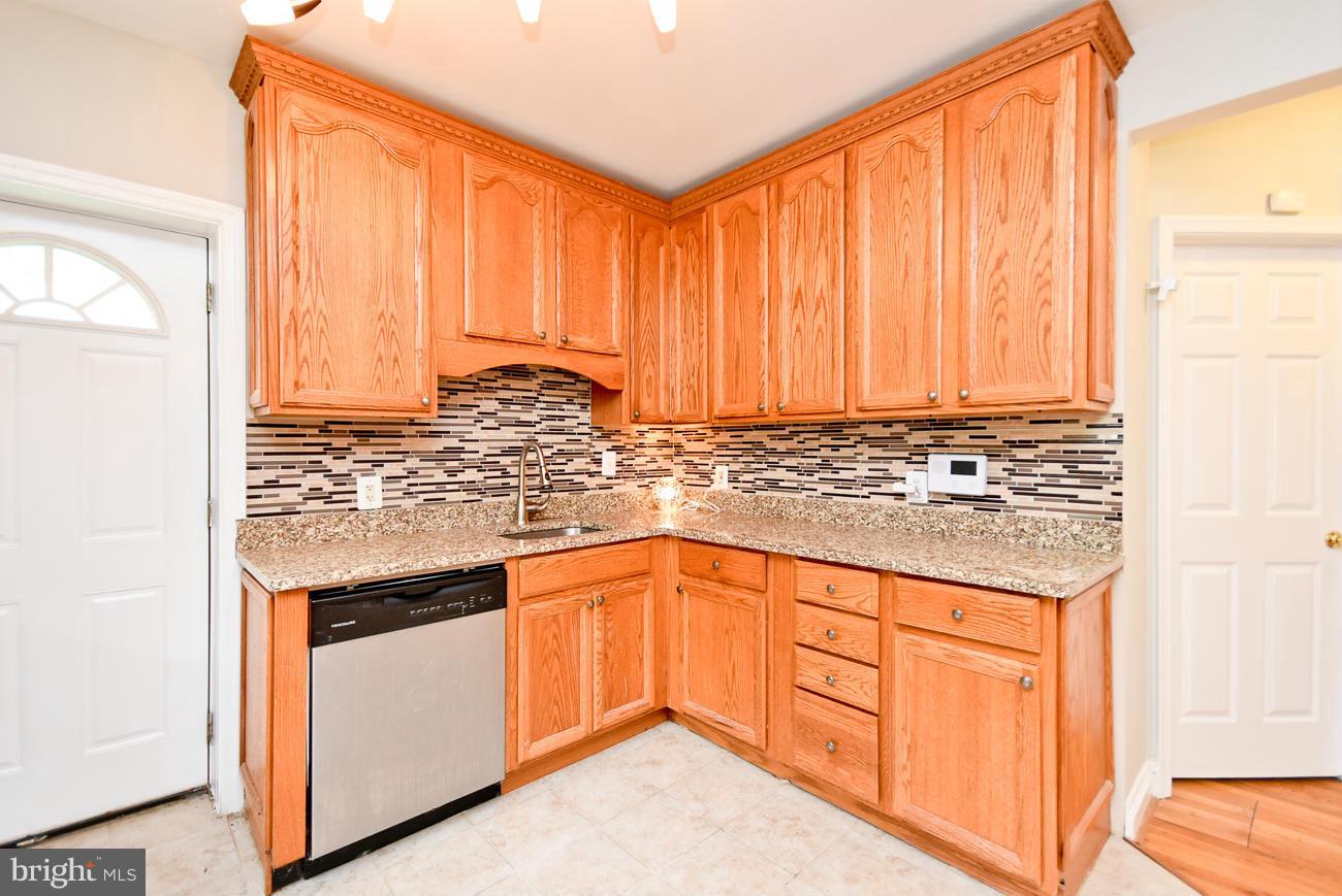 2910 Weisman Road Silver Spring, MD 20902 - Photo 9 of 29 Kitchen