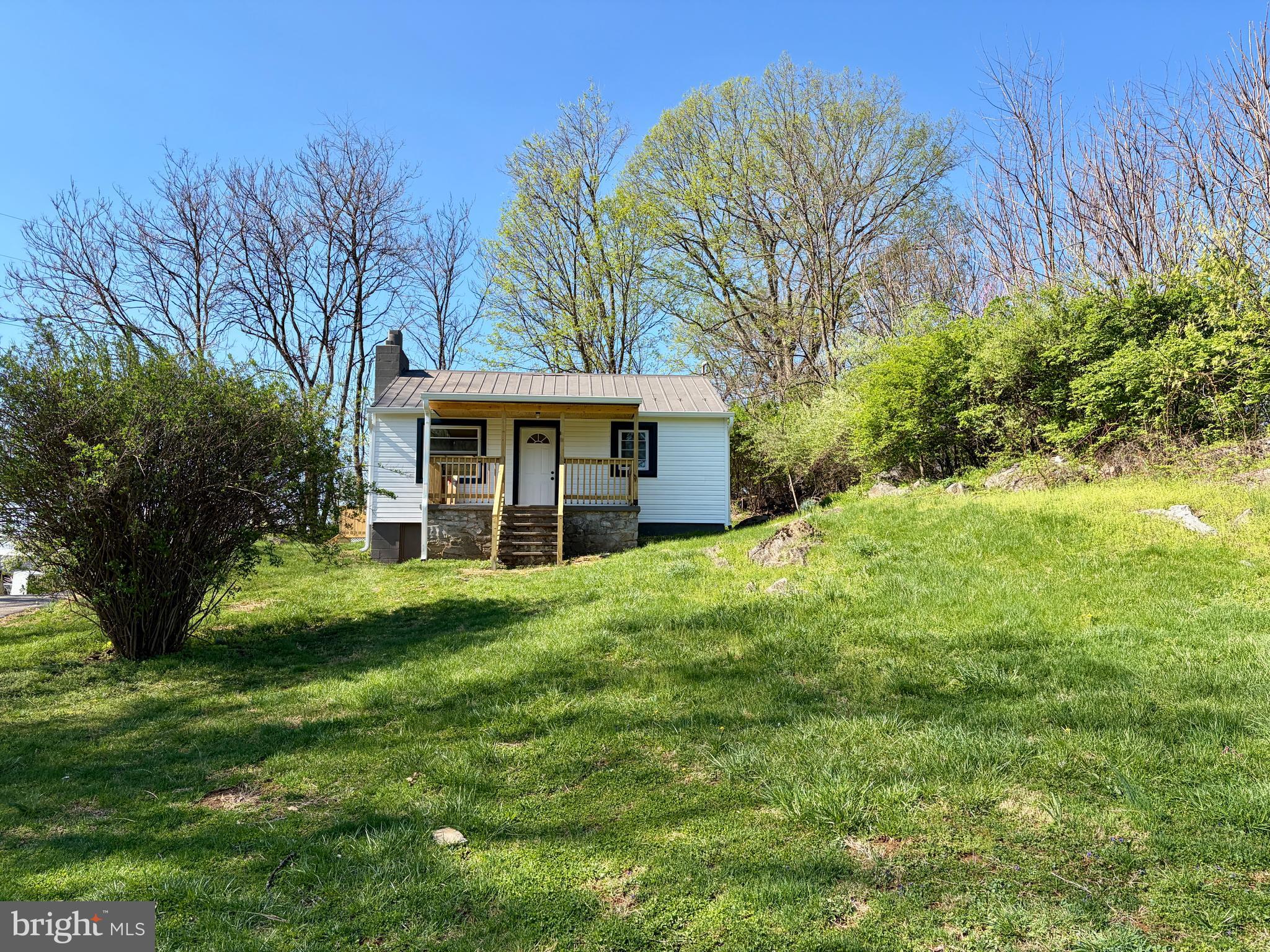2504 Little Georgetown Road Hedgesville, WV 25427 - Photo 4 of 19 Front of home