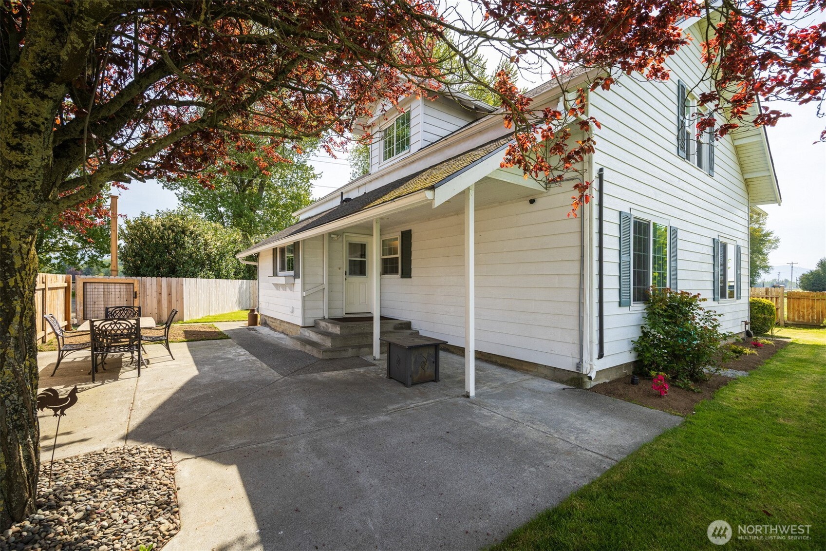 8429 Nooksack Road Everson, WA 98247 - Photo 28 of 38 a view of a backyard with sitting area