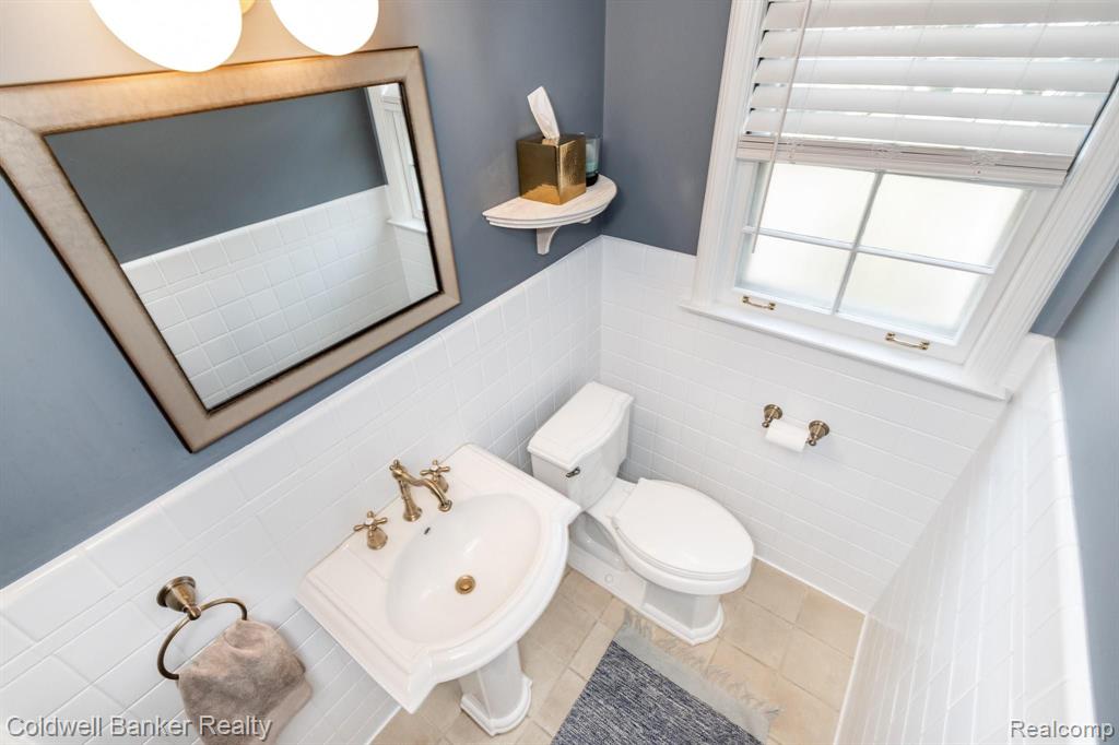 320 Touraine Road Grosse Pointe Farms, MI 48236 - Photo 24 of 60