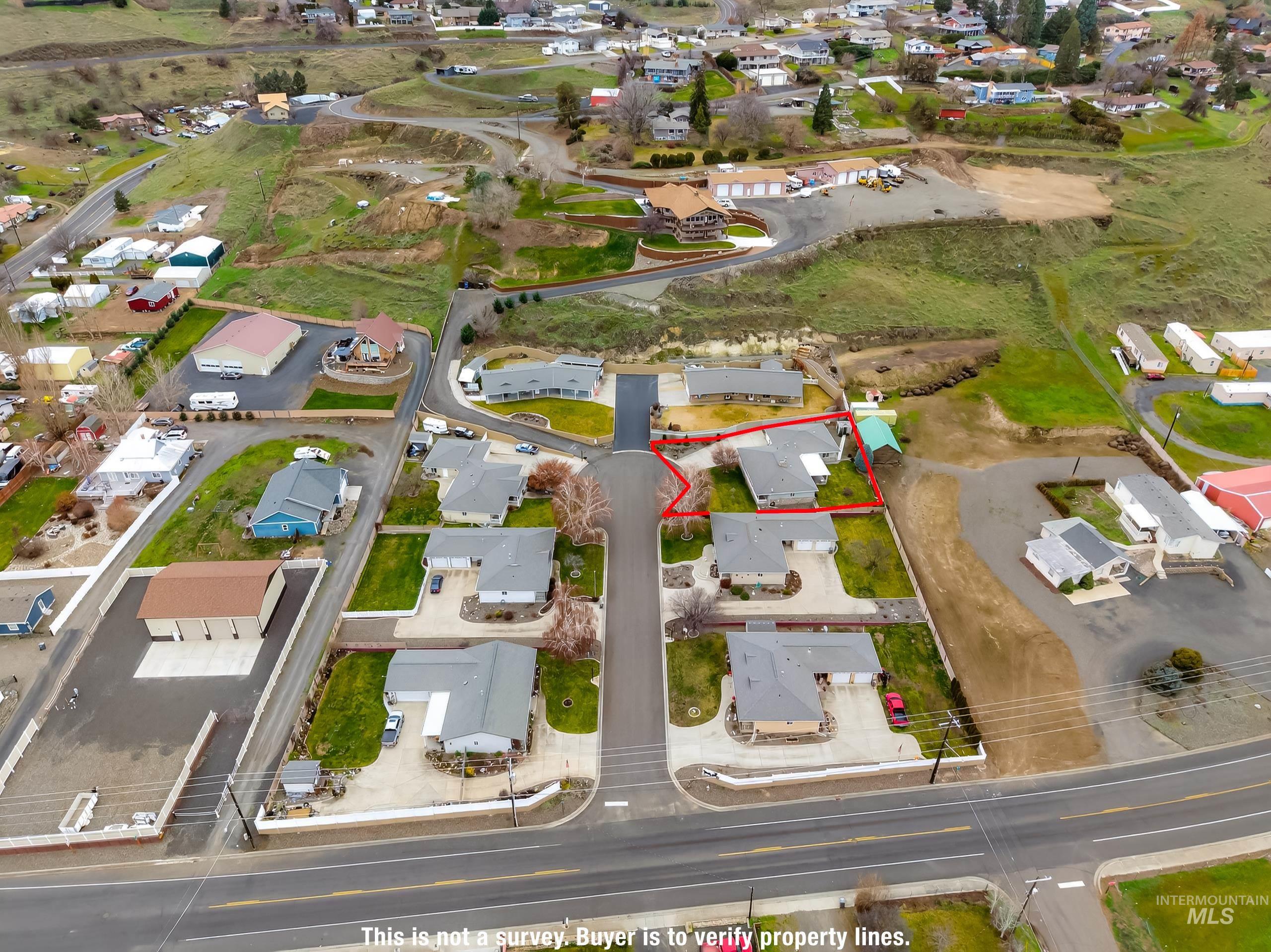 1324 Setlow Court Clarkston, WA 99403 - Photo 41 of 49 Aerial view of residential area with property parcel outlined