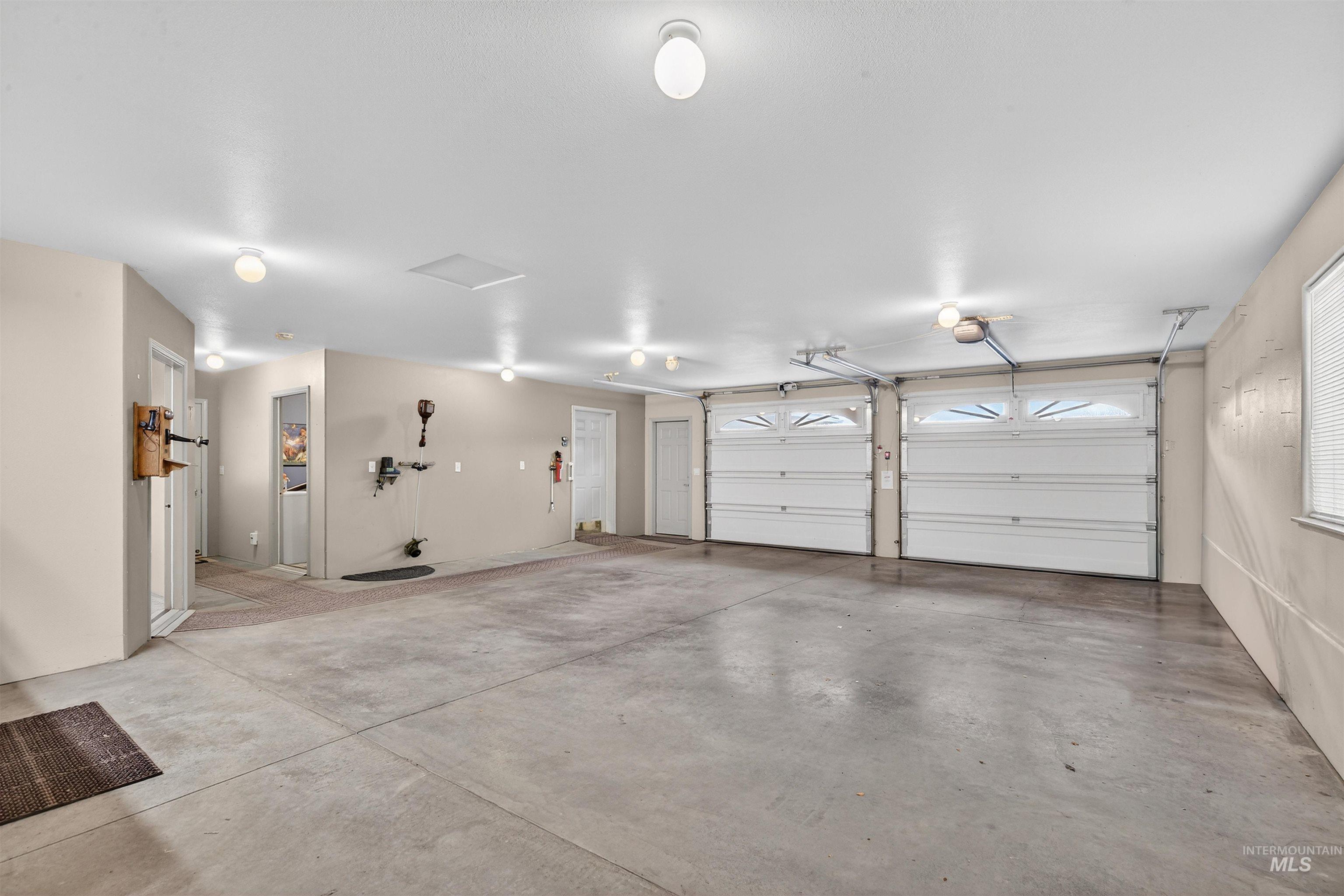 1324 Setlow Court Clarkston, WA 99403 - Photo 8 of 49 View of garage