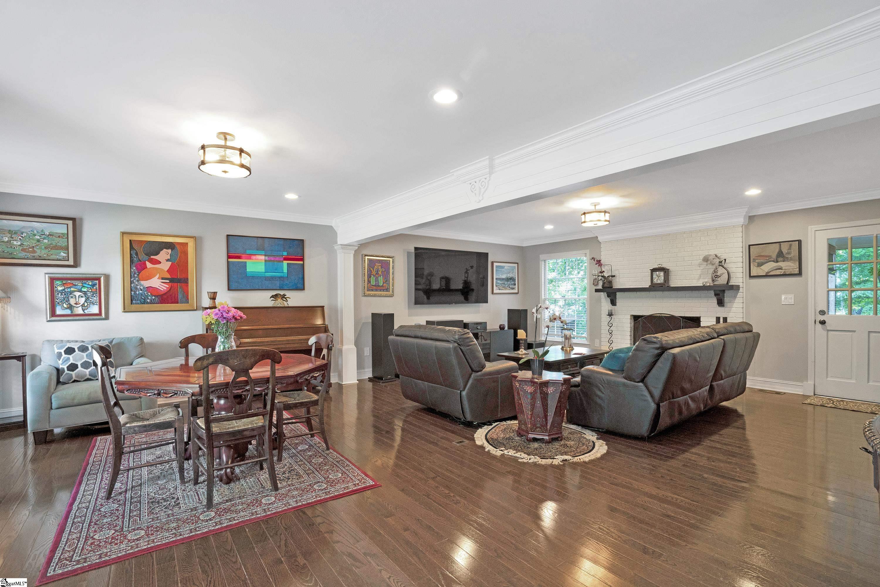 202 Oak Ridge Court Greer, SC 29650 - Photo 2 of 35 Gallery Image 2