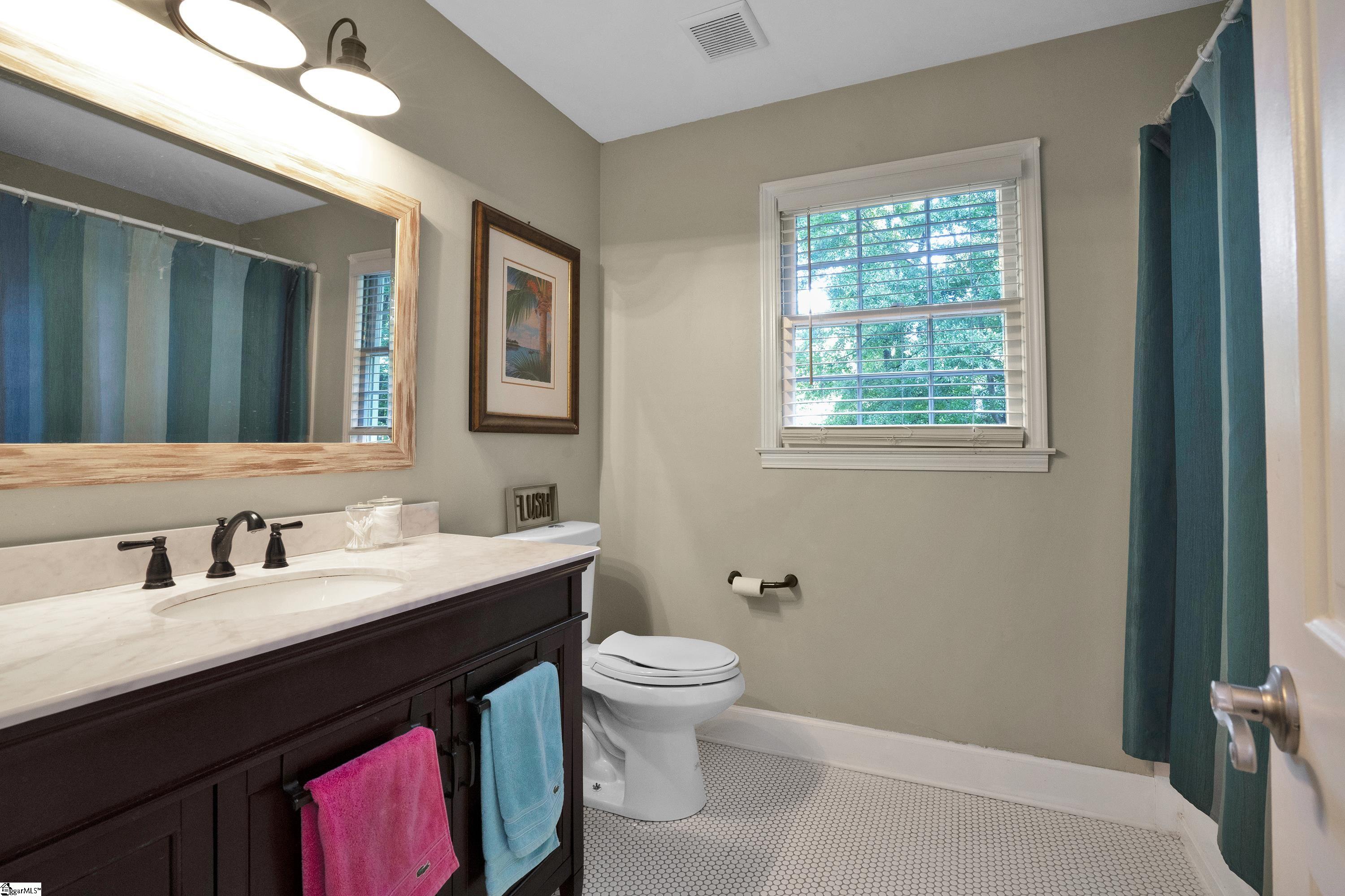 202 Oak Ridge Court Greer, SC 29650 - Photo 20 of 35 Gallery Image 20