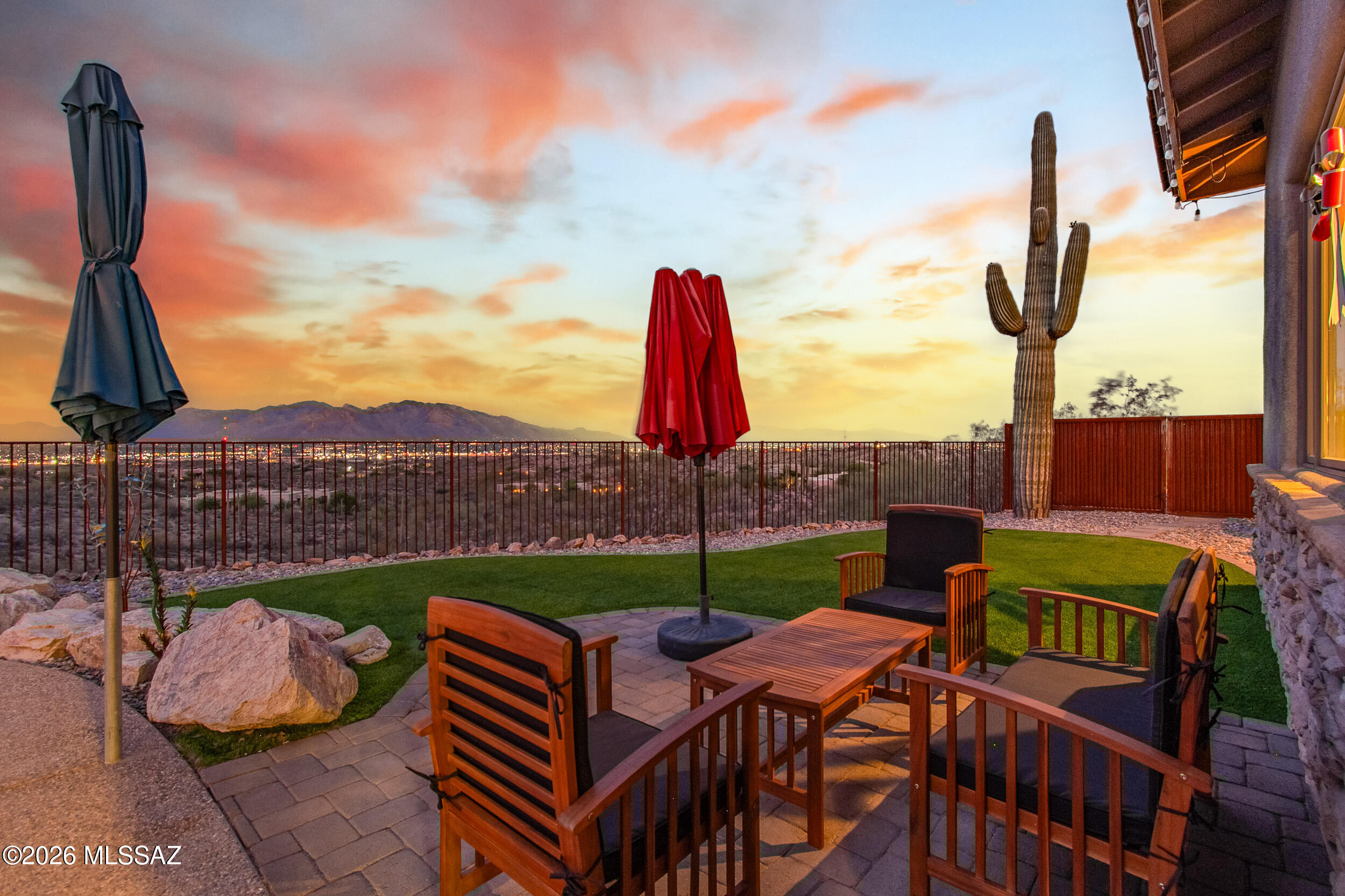 5790 North Abington Road Tucson, AZ 85743 - Photo 2 of 52 033