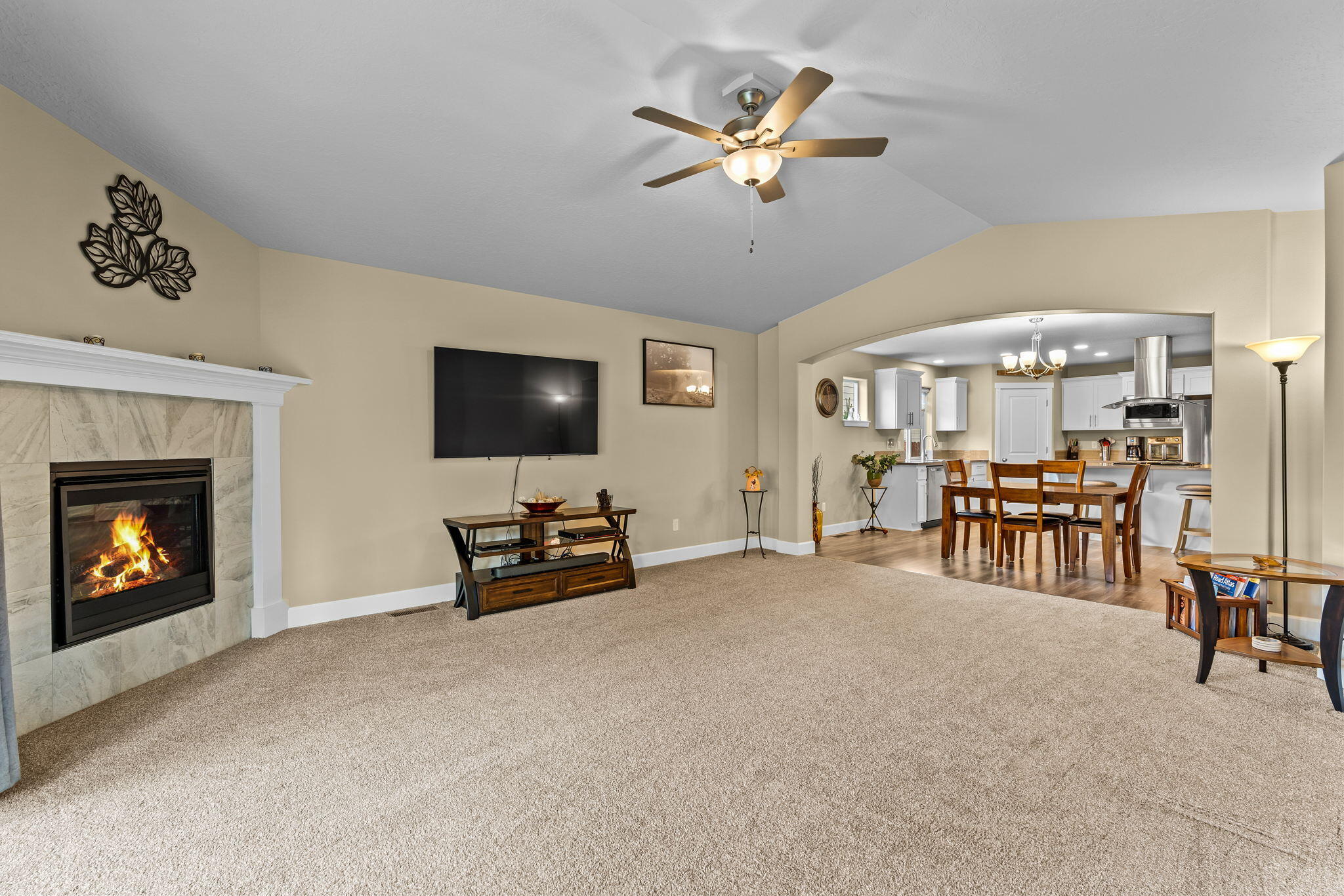 2546 Southwest Newberry Loop Redmond, OR 97756 - Photo 10 of 35 Large open LR with Gas FP and Ceiling Fan.