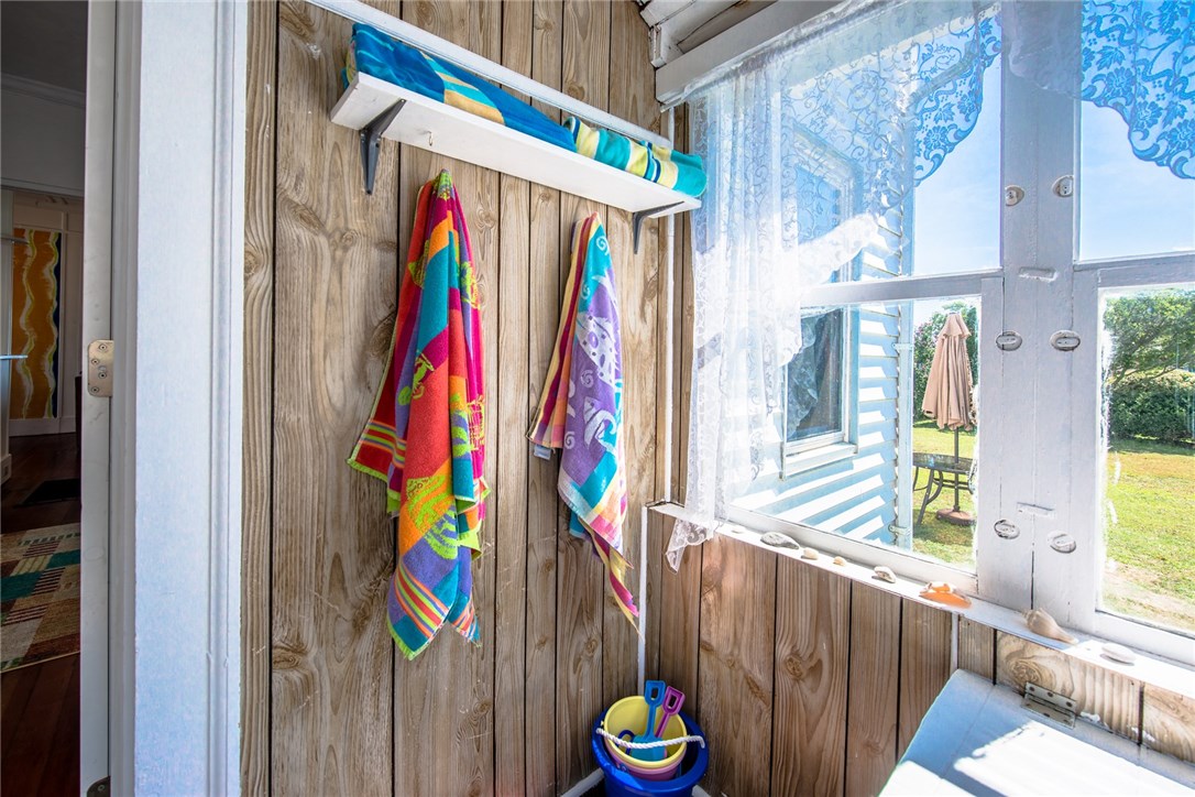 2 Elizabeth Road Narragansett, RI 02882 - Photo 31 of 38 Mudroom