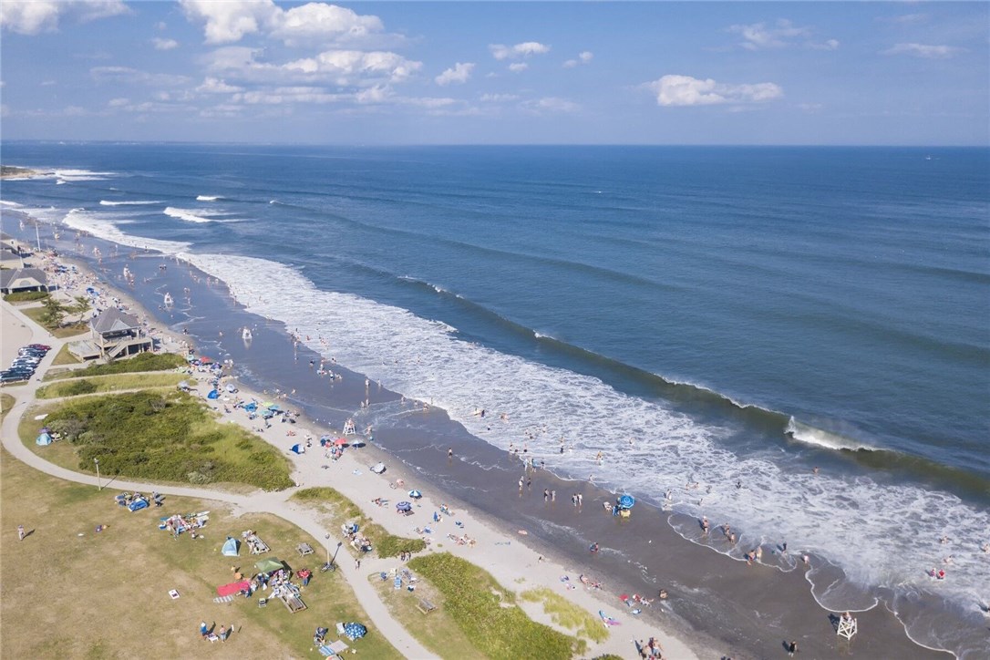 2 Elizabeth Road Narragansett, RI 02882 - Photo 4 of 38 Scarborough Beach Narragansett