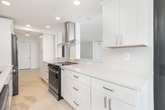 $799,000 | 3590 South Ocean Boulevard, Unit 908, South Palm Beach, FL 33480