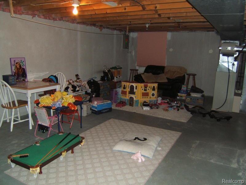 574 Tennyson, Unit 76 Rochester, MI 48307 - Photo 12 of 13 basement.jpg