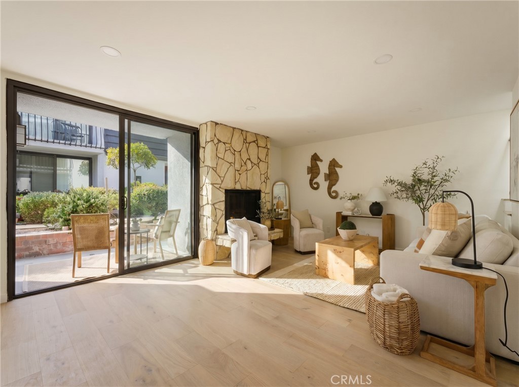8125 Redlands Street, Unit 109 Playa del Rey, CA 90293 - Photo 8 of 42