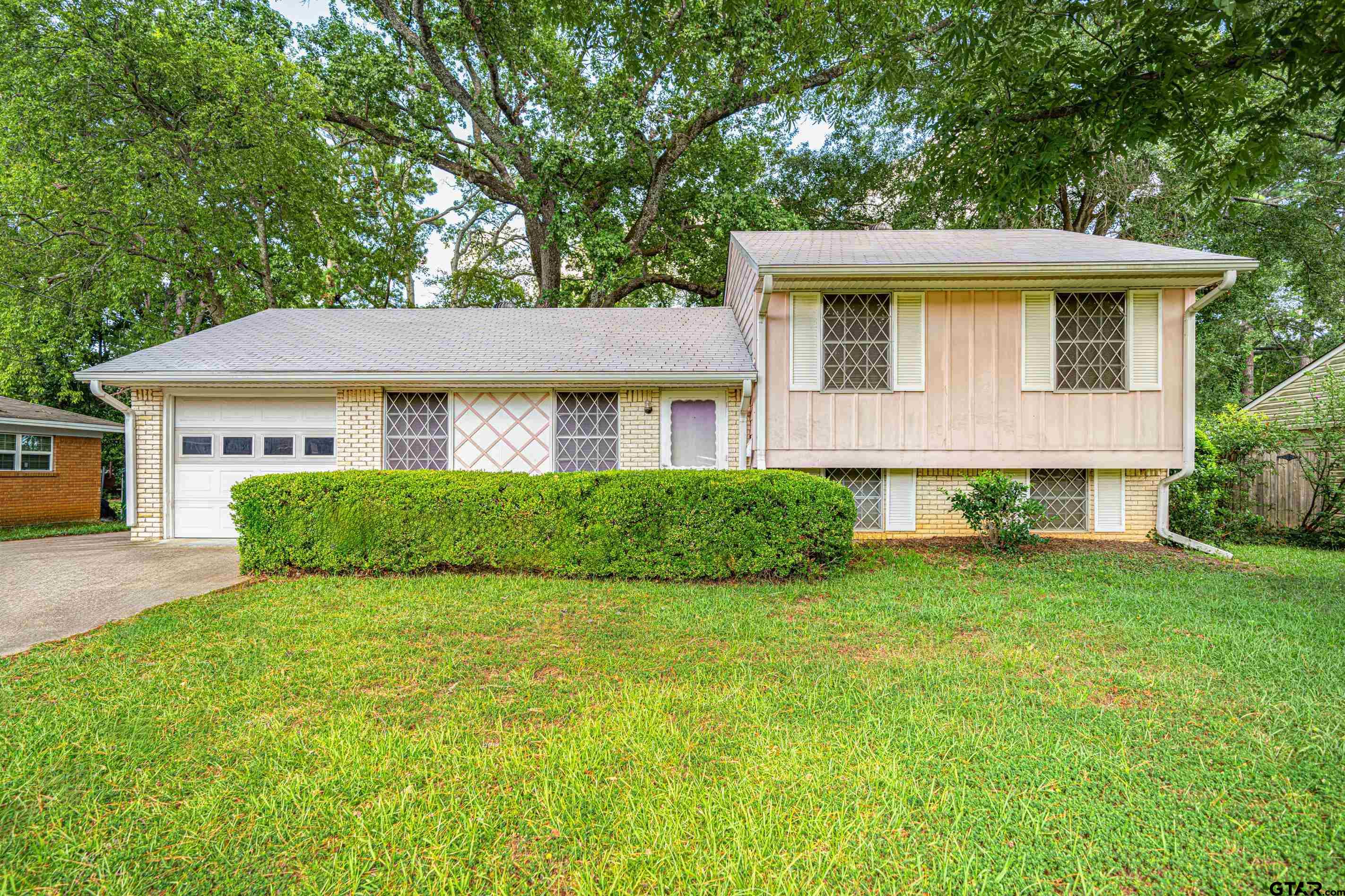802 North Lane Wells Dr  