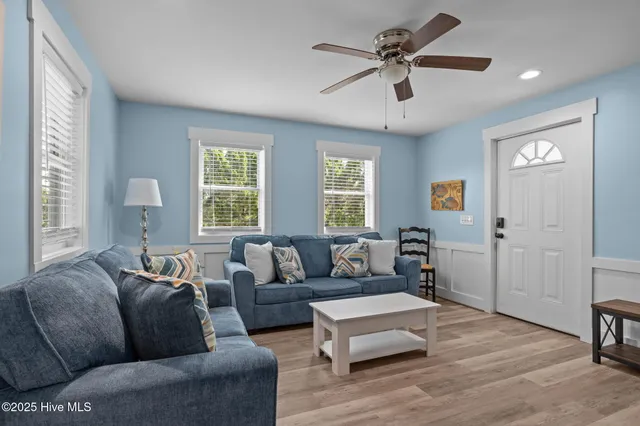 $2,000 | 501 Bridges Street, Unit B, Morehead City, NC 28557