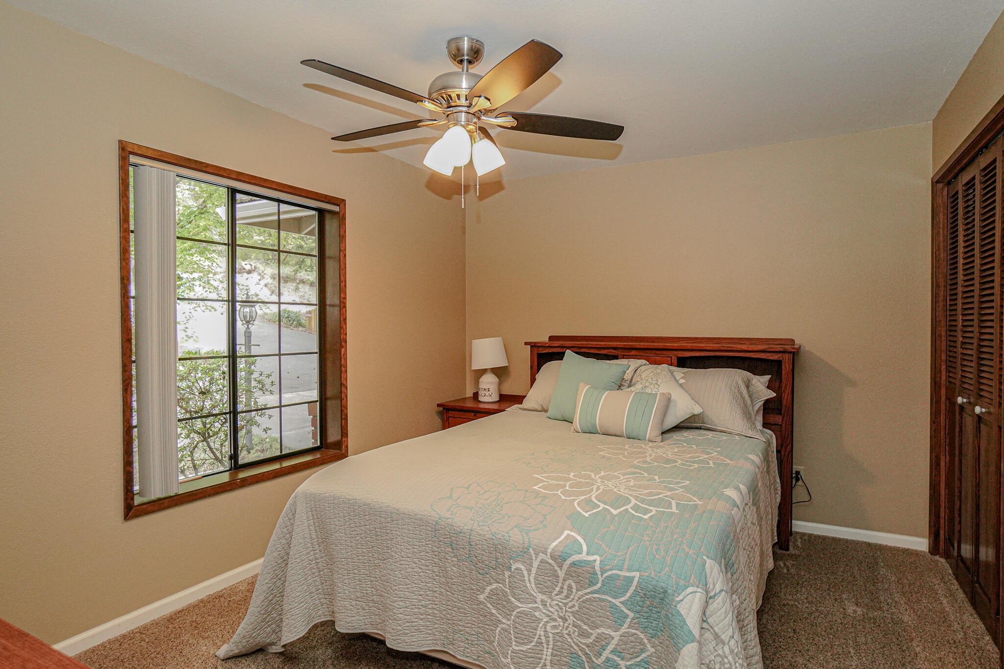 14577 Highway 234 Gold Hill, OR 97525 - Photo 20 of 48 downstairs bedroom