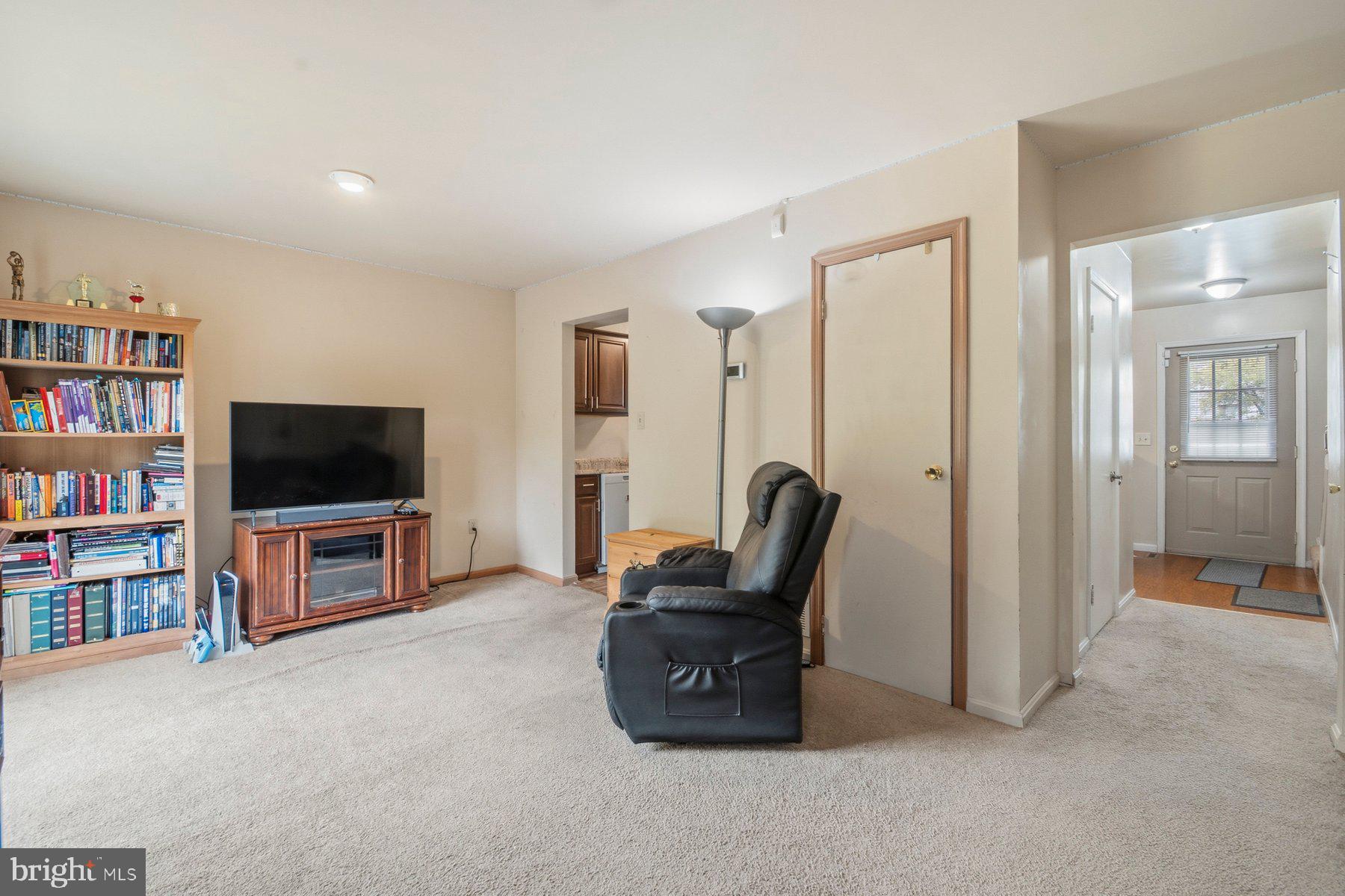8153 Turn Loop Road Glen Burnie, MD 21061 - Photo 11 of 27