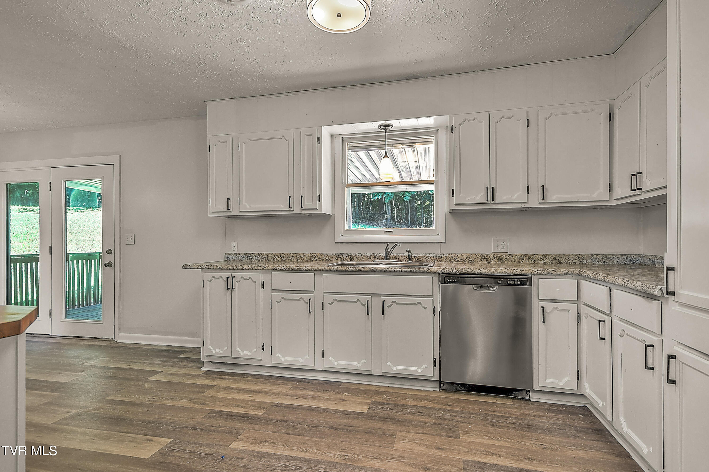 148 Whitehills Road Kingsport, TN 37660 - Photo 16 of 49 148 Whitehill * ES-12