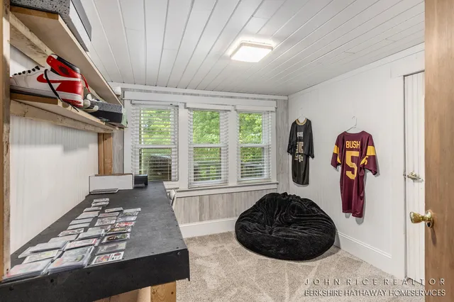 $325,000 | 107 South Main Street, Rockford, MI 49341