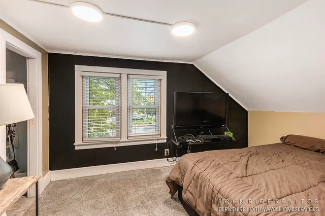 $325,000 | 107 South Main Street, Rockford, MI 49341