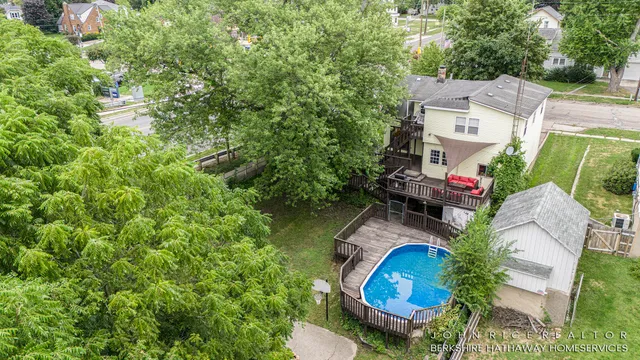 $325,000 | 107 South Main Street, Rockford, MI 49341