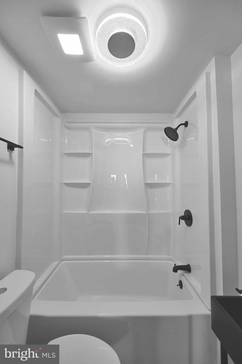 13 Ritters Lane Owings Mills, MD 21117 - Photo 31 of 43 Tub / Shower