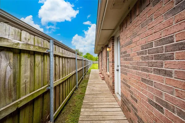 $250,000 | 112 West Cedar Street, Lone Oak, TX 75453