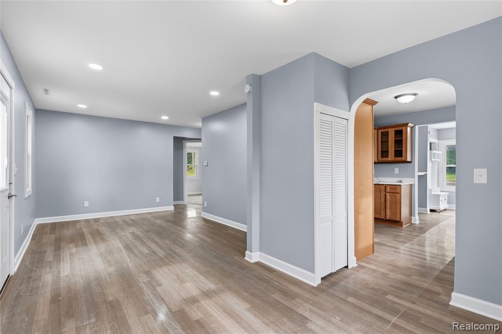 3241 East Frances Road Clio, MI 48420 - Photo 8 of 29