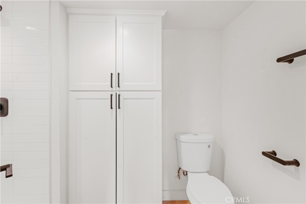 82151 Waring Way Indio, CA 92201 - Photo 13 of 22 a bathroom with a toilet