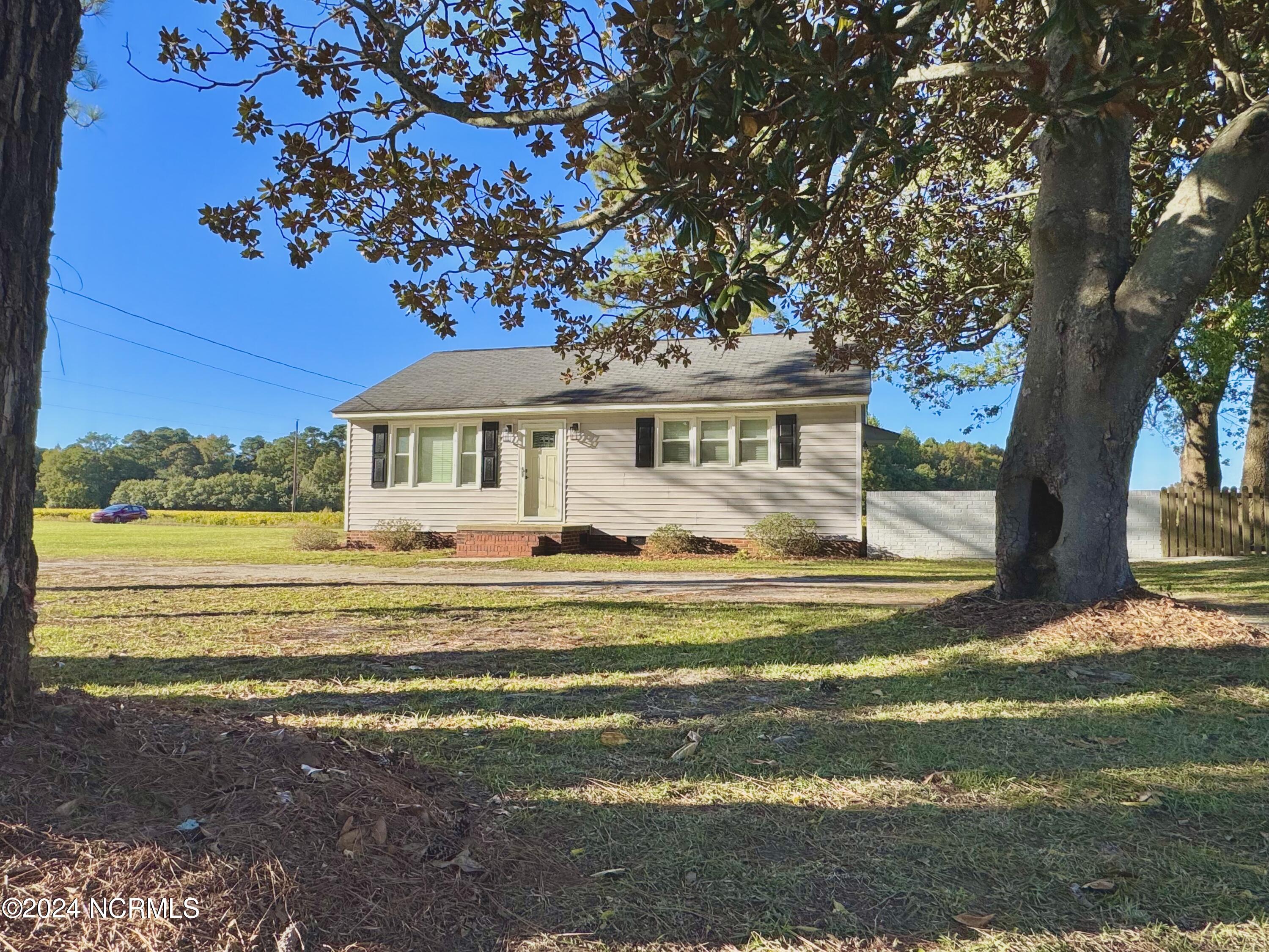 2198 Pauls Path Road Kinston, NC 28504 - Photo 14 of 103 IMG_4470