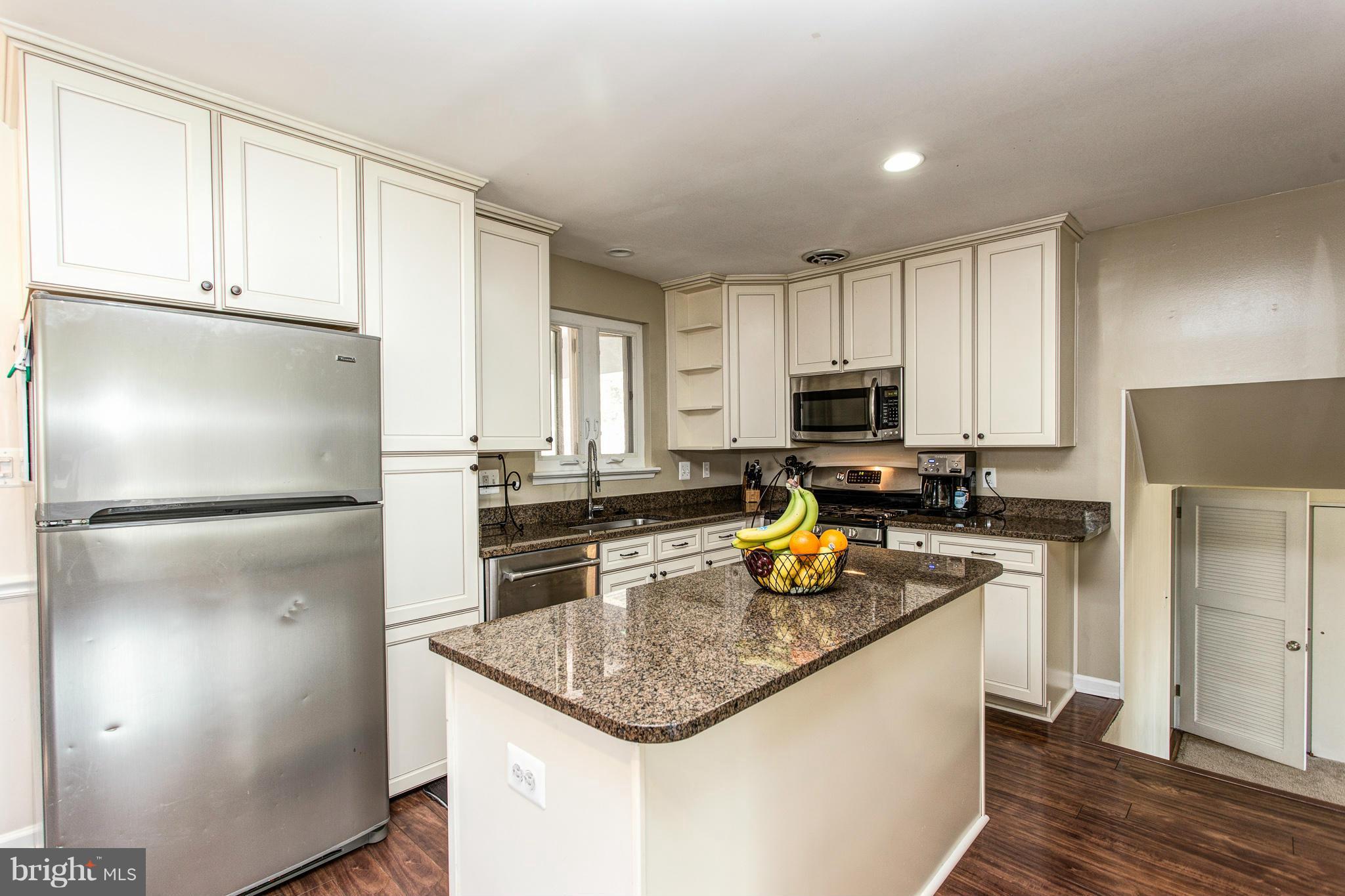 7406 Chatham Street Springfield, VA 22151 - Photo 2 of 30 Kitchen