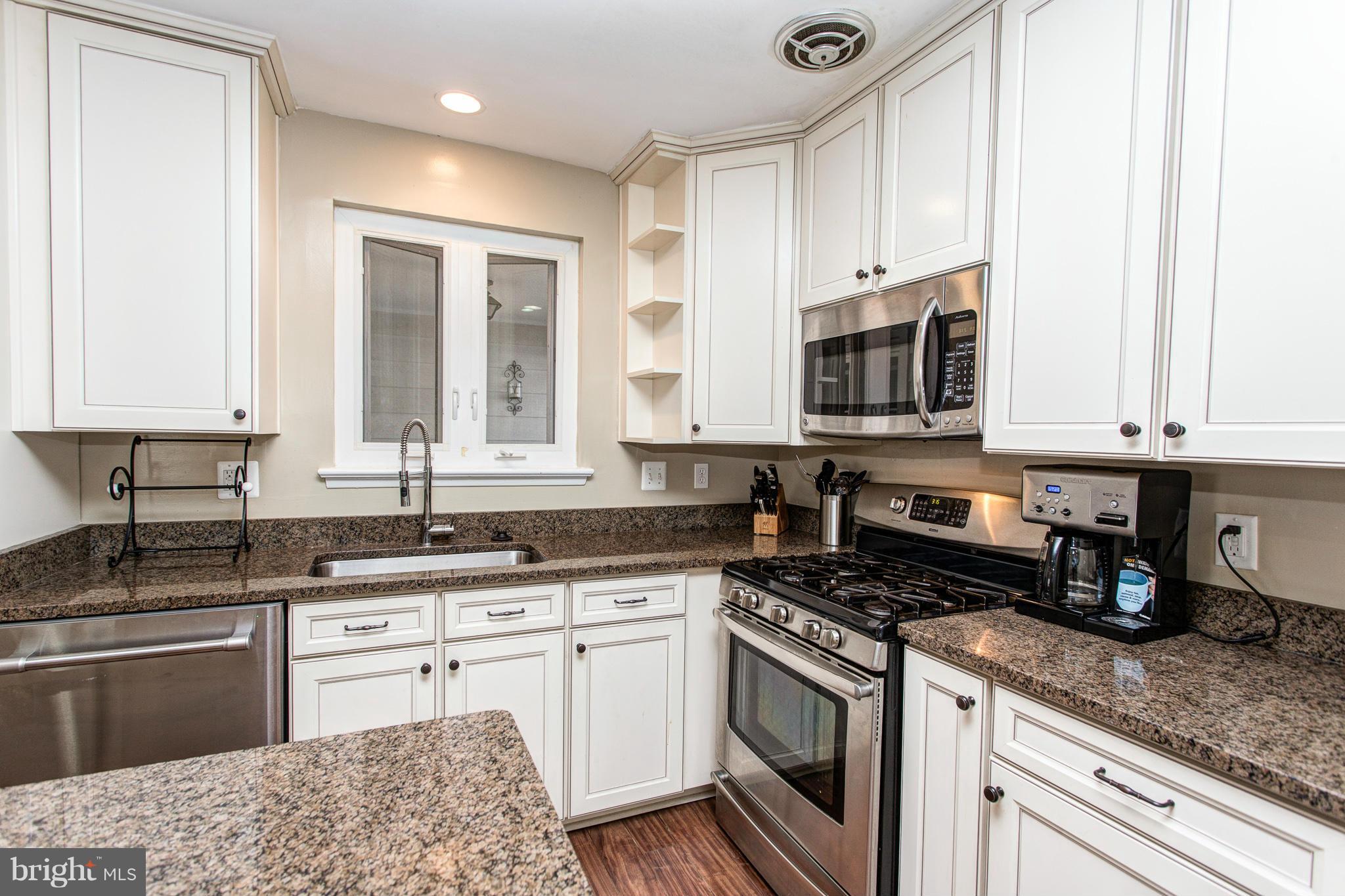 7406 Chatham Street Springfield, VA 22151 - Photo 4 of 30 Kitchen