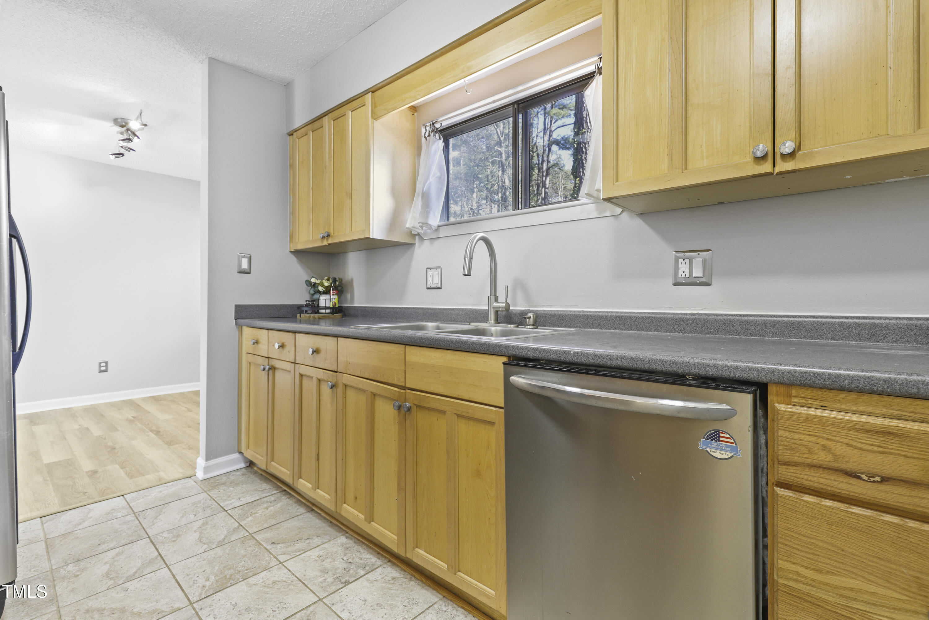 5921 Farm Gate Road Raleigh, NC 27606 - Photo 9 of 27 12