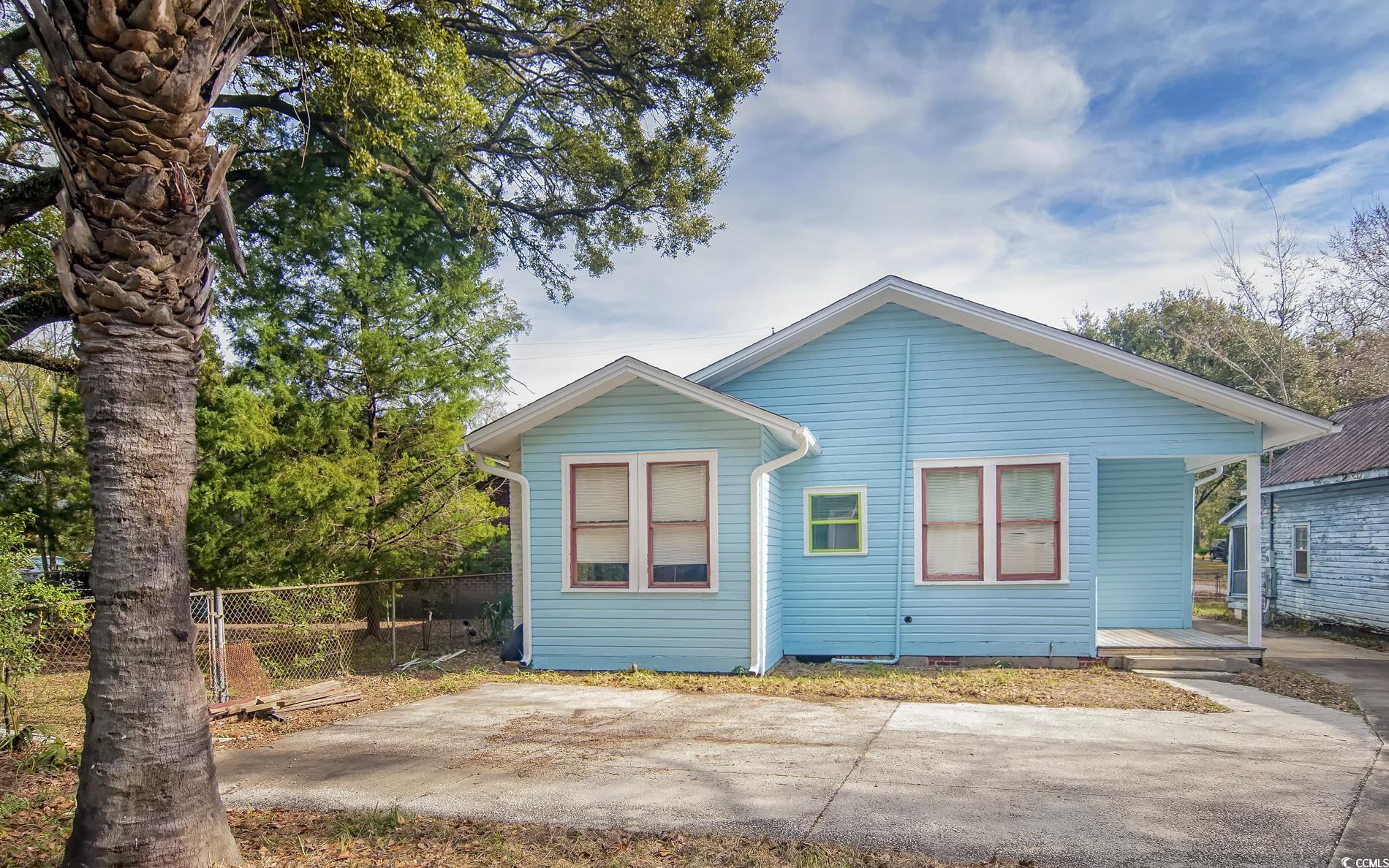 1019 Prince Street Georgetown, SC 29440 - Photo 4 of 22 View of front of property with fence