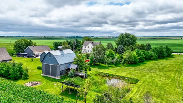 $686,900 | 10617 East 2950 N Road, Blackstone, IL 61313