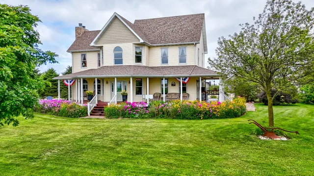 $686,900 | 10617 East 2950 N Road, Blackstone, IL 61313