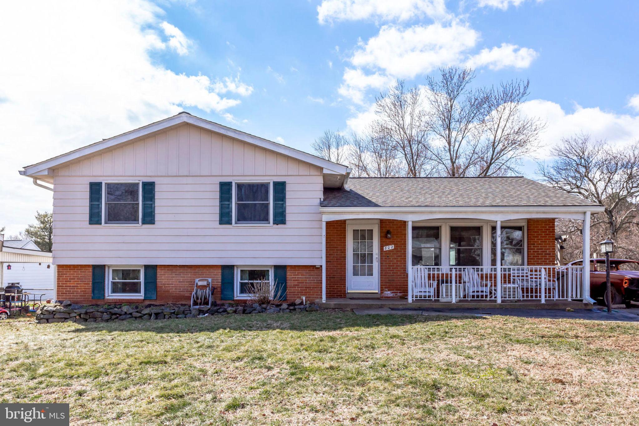 802 East Roanoke Road Sterling, VA 20164 - Photo 1 of 54 Gallery Image 1