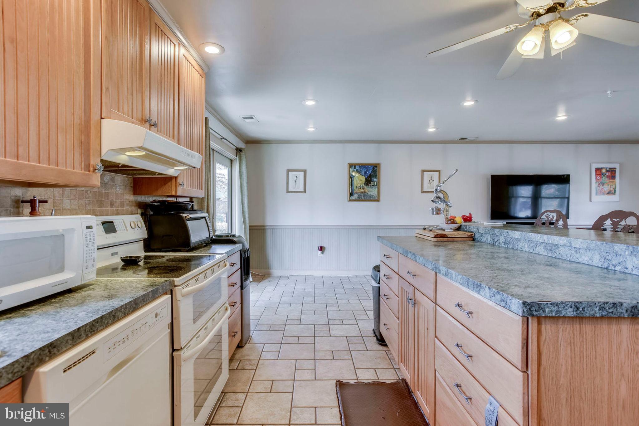 802 East Roanoke Road Sterling, VA 20164 - Photo 19 of 54 Gallery Image 19