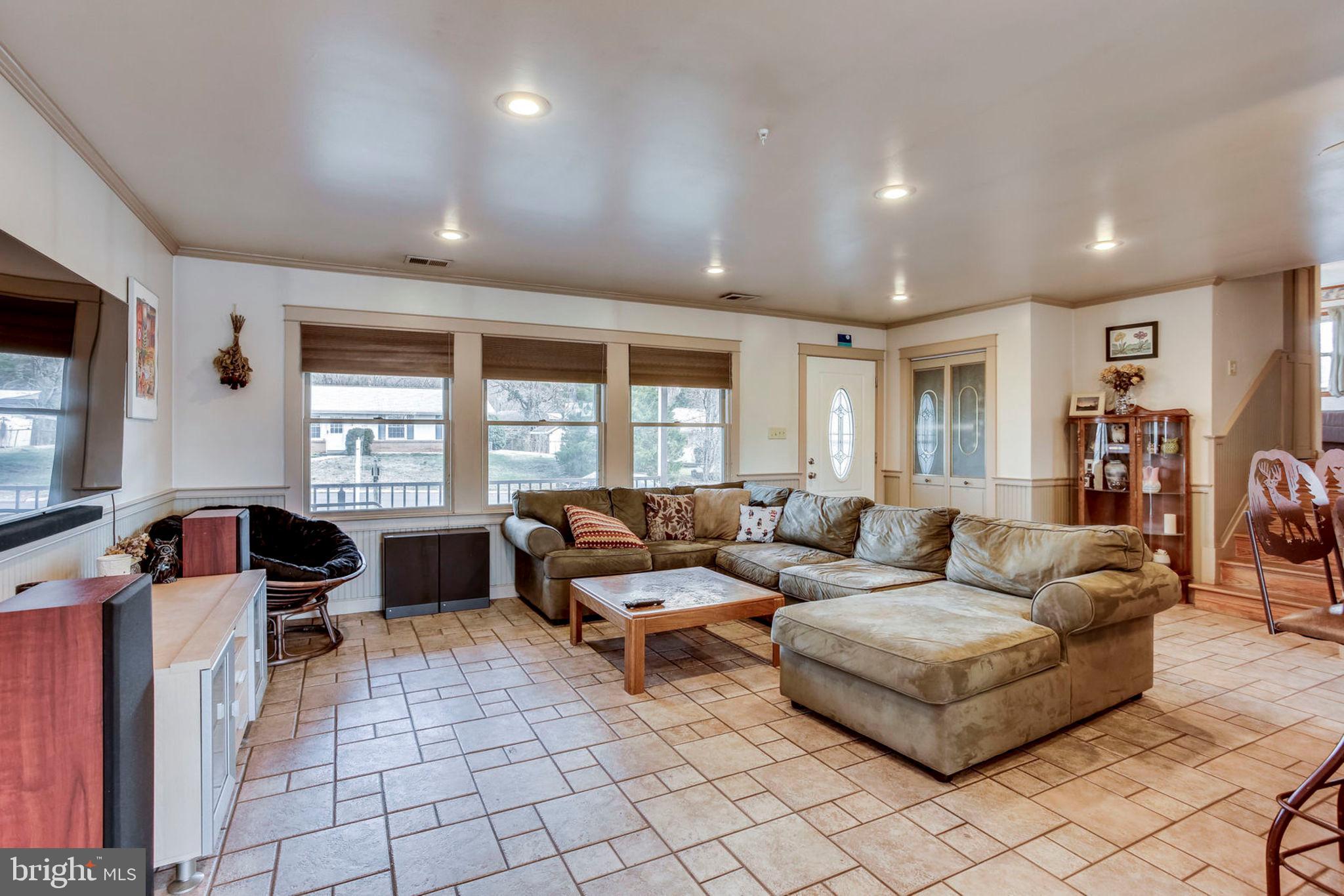 802 East Roanoke Road Sterling, VA 20164 - Photo 23 of 54 Gallery Image 23