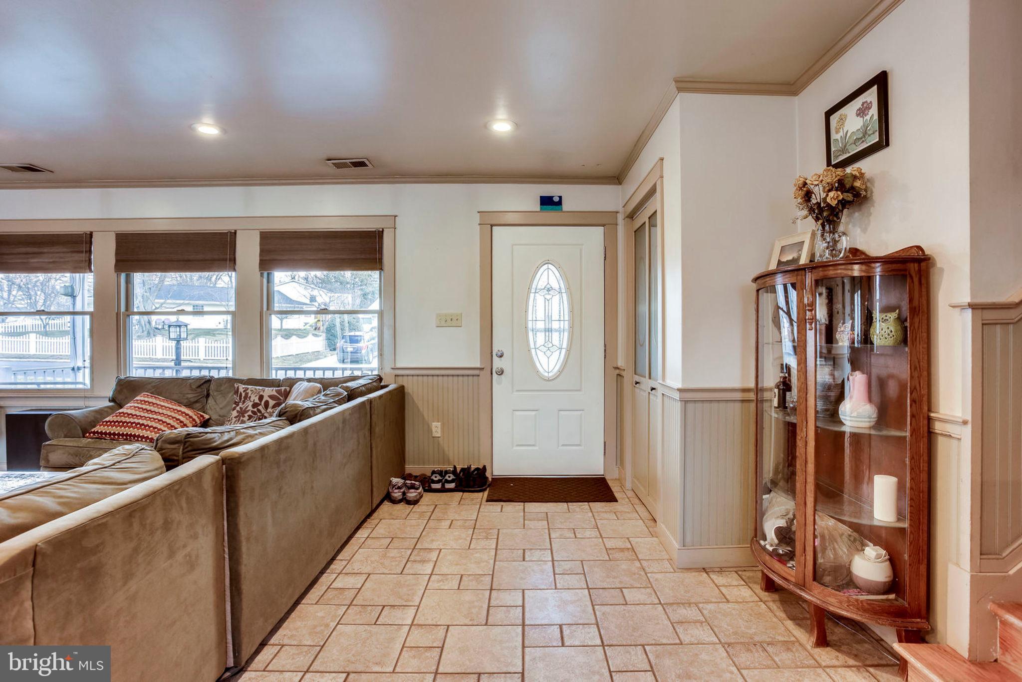 802 East Roanoke Road Sterling, VA 20164 - Photo 7 of 54 Gallery Image 7