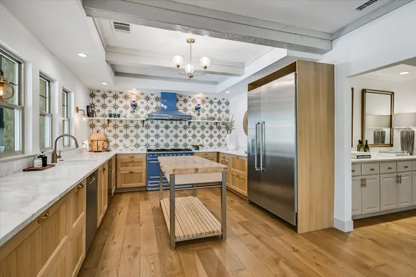 $2,649,000 | 700 Furlong Drive, Austin, TX 78746