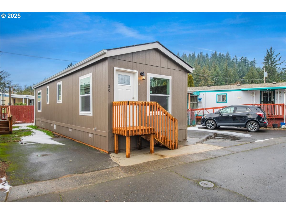 3441 Southeast 111th Avenue, Unit 20 Portland, OR 97266 - Photo 1 of 18