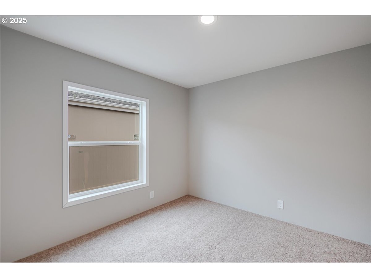 3441 Southeast 111th Avenue, Unit 20 Portland, OR 97266 - Photo 12 of 18