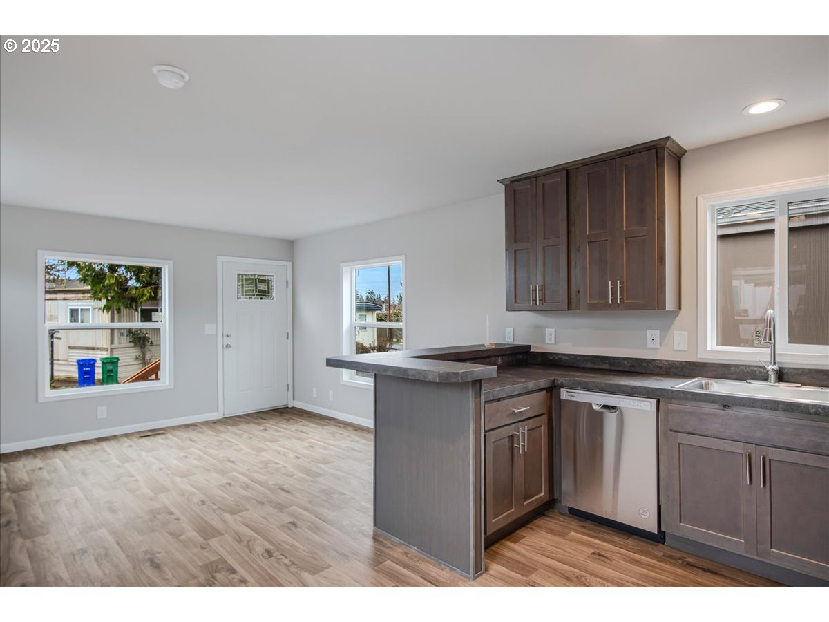 3441 Southeast 111th Avenue, Unit 20 Portland, OR 97266 - Photo 8 of 18