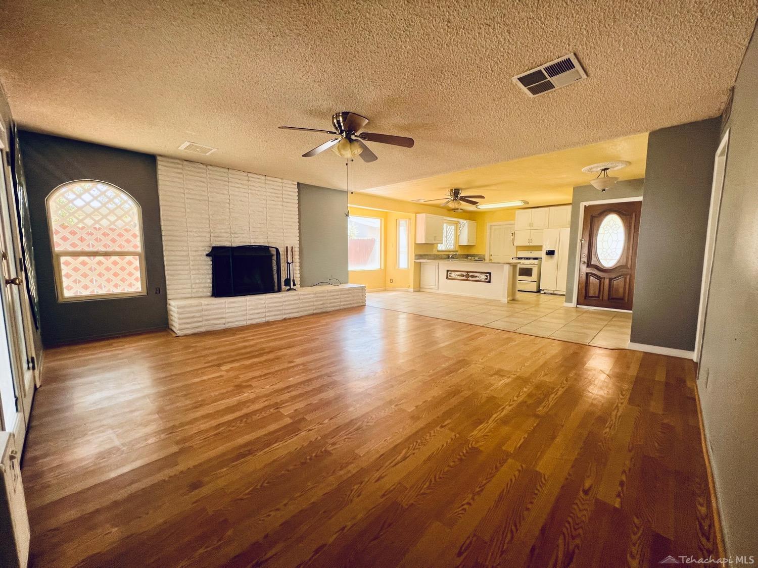 250 Peg Street Ridgecrest, CA 93555 - Photo 5 of 16 Gallery Image 5